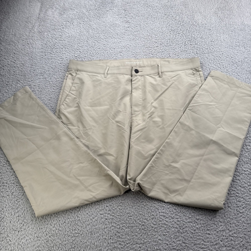 Banana Republic Golf Pants Mens 40 X 32 Tan Tapered Performance Stretch Preppy